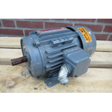 .0,25 KW  920 RPM  Asmaat 19 mm. Used.